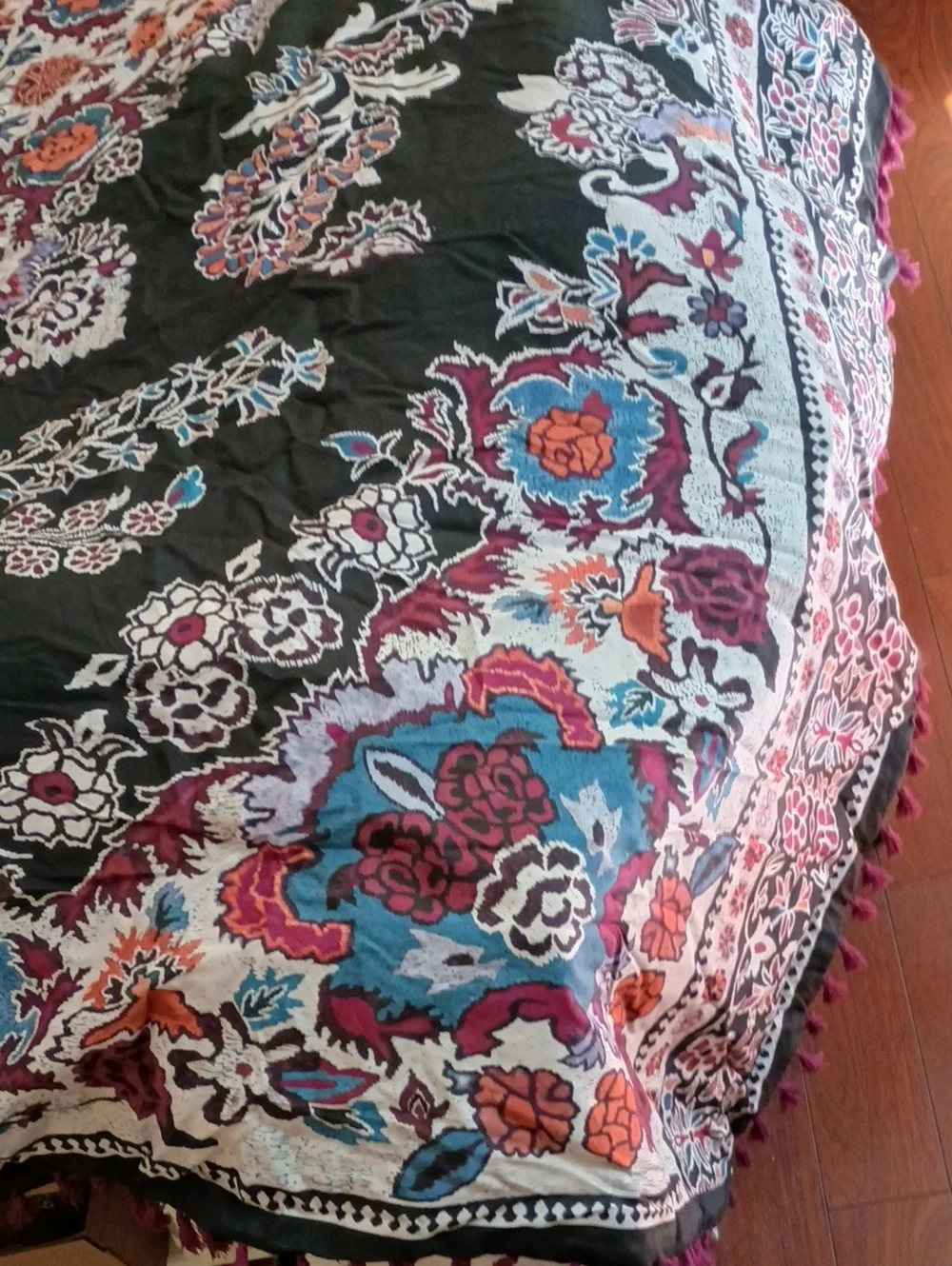 Urban Outfitters Zenia Tassel Duvet Cover And Pillow Shams, Full/Queen - NWT